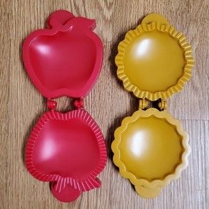 autumn baking pie molds